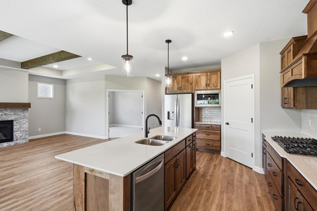 916 Kepler Avenue NE, Hanover, MN 55341