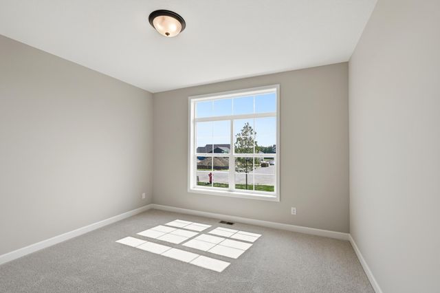 916 Kepler Avenue NE, Hanover, MN 55341