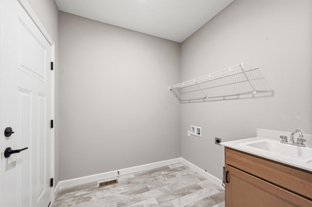 916 Kepler Avenue NE, Hanover, MN 55341