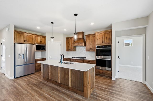 916 Kepler Avenue NE, Hanover, MN 55341
