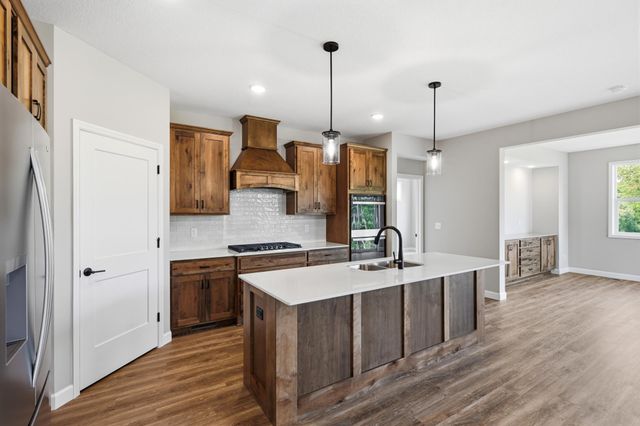916 Kepler Avenue NE, Hanover, MN 55341
