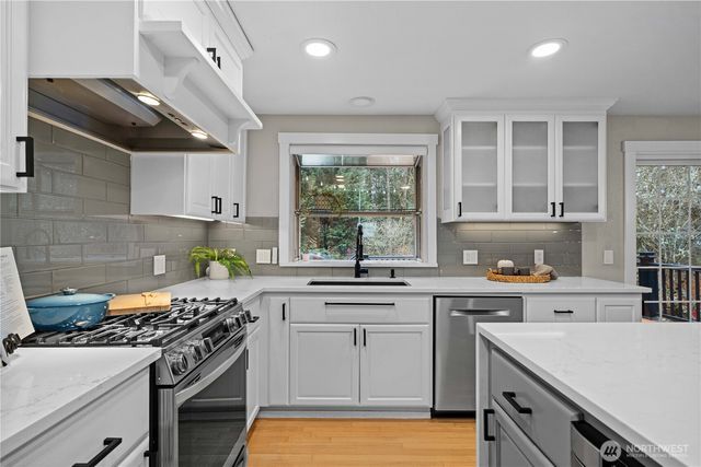 22335 SE 244th Place, Maple Valley, WA 98038