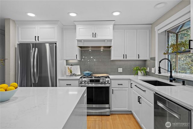 22335 SE 244th Place, Maple Valley, WA 98038