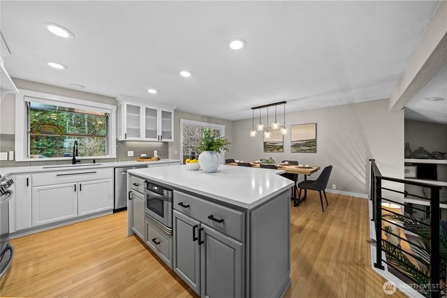 22335 SE 244th Place, Maple Valley, WA 98038