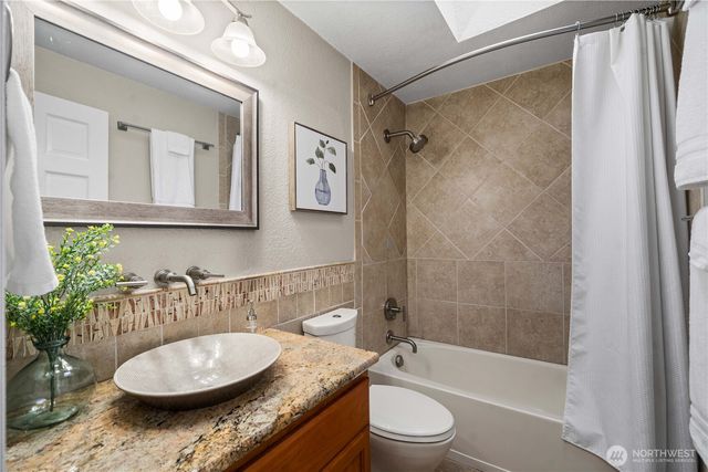 22335 SE 244th Place, Maple Valley, WA 98038