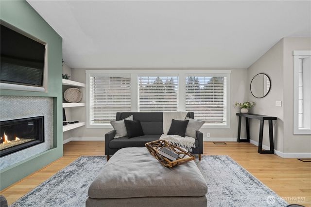 22335 SE 244th Place, Maple Valley, WA 98038