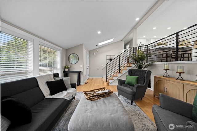 22335 SE 244th Place, Maple Valley, WA 98038