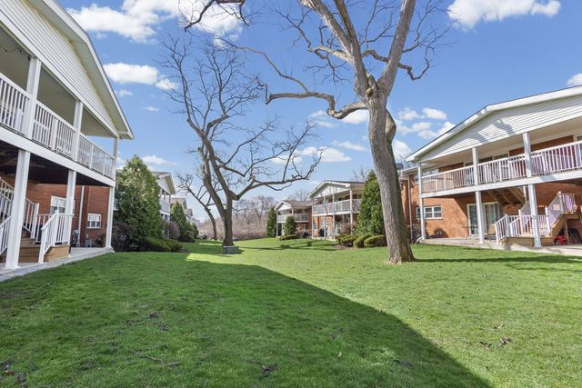 169 E Palatine Road E, Palatine, IL 60067