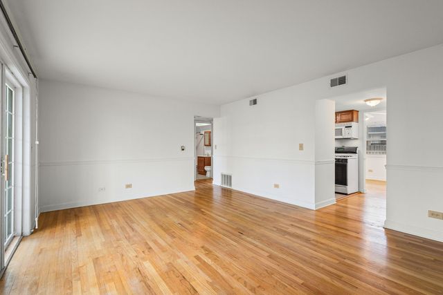 169 E Palatine Road E, Palatine, IL 60067