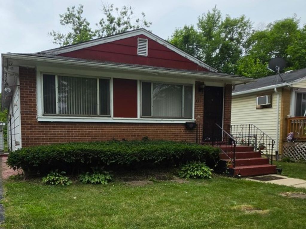 821 E 10th Place, Ford Heights, IL 60411 — exterior