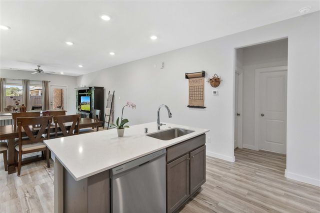 353 Salerio Way, Conroe, TX 77301