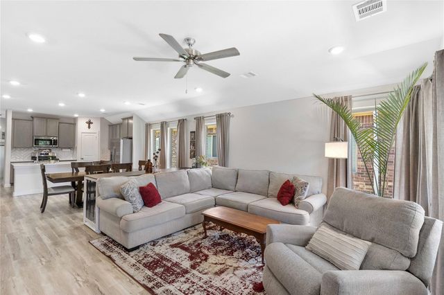 353 Salerio Way, Conroe, TX 77301