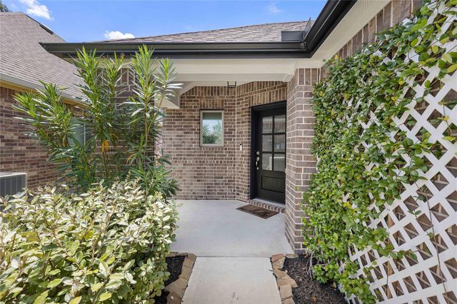 353 Salerio Way, Conroe, TX 77301