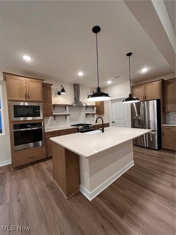 2168 Myla Way, Amherst, OH 44001