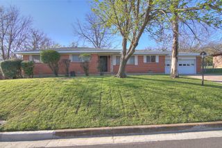 1435 W Water Street, Weatherford, TX 76086