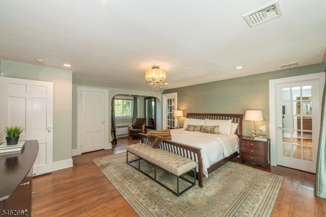 486 Ridgewood Ave, Glen Ridge Boro Twp., NJ 07028