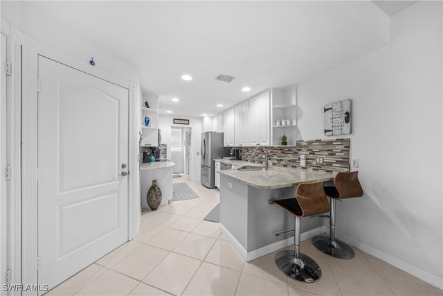 5633 Cove CIR 58, Naples, FL 34119
