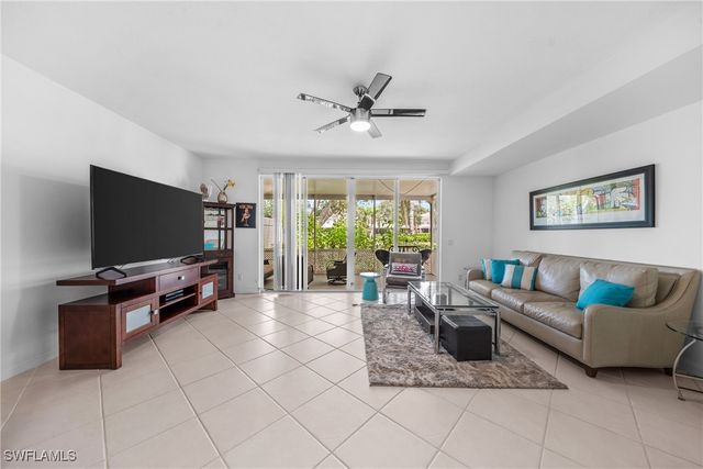 5633 Cove CIR 58, Naples, FL 34119