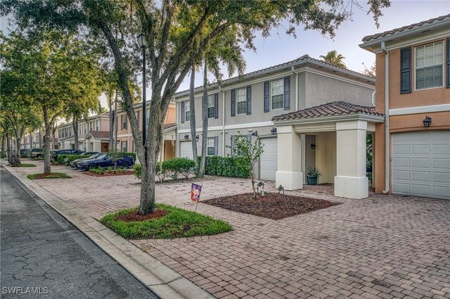 5633 Cove CIR 58, Naples, FL 34119