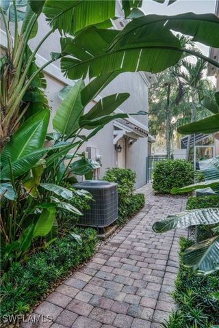 5633 Cove CIR 58, Naples, FL 34119