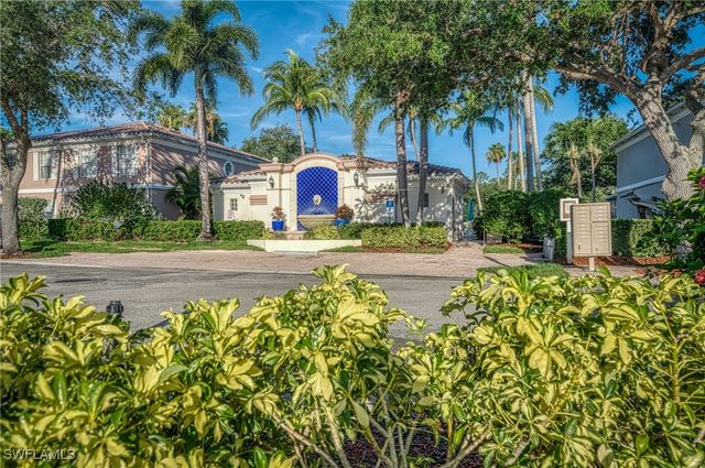 5633 Cove CIR 58, Naples, FL 34119