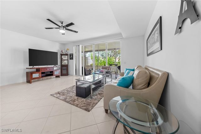 5633 Cove CIR 58, Naples, FL 34119