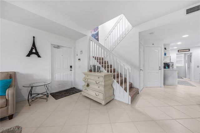 5633 Cove CIR 58, Naples, FL 34119