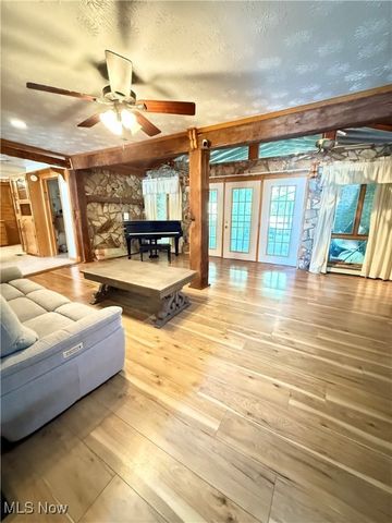 46605 Main Street, Jacobsburg, OH 43933