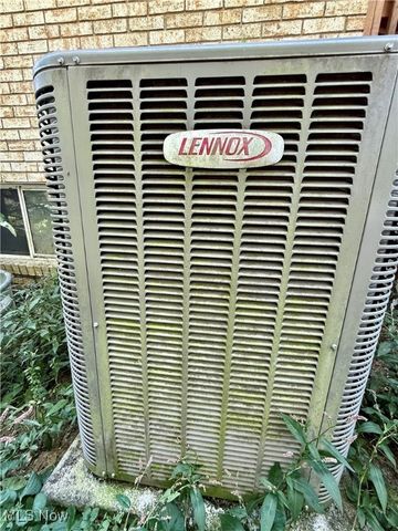 46605 Main Street, Jacobsburg, OH 43933