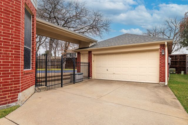 8444 Parkdale Drive, North Richland Hills, TX 76182