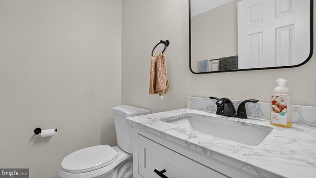 5604 DOVER ST, Churchton, MD 20733