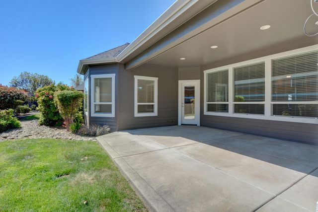 108 Sandridge Way, Eagle Point, OR 97524