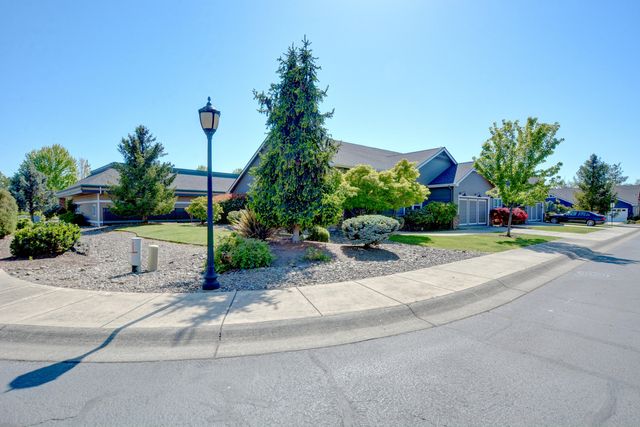 108 Sandridge Way, Eagle Point, OR 97524