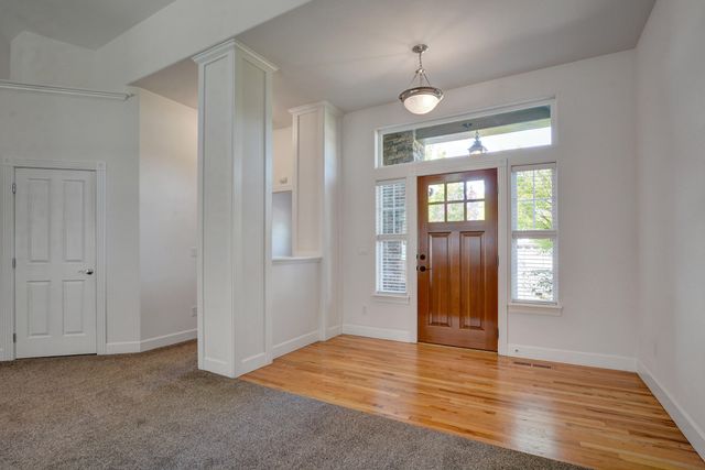 108 Sandridge Way, Eagle Point, OR 97524
