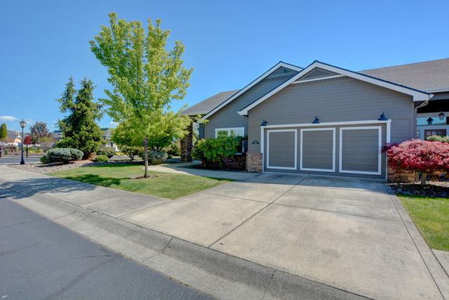 108 Sandridge Way, Eagle Point, OR 97524