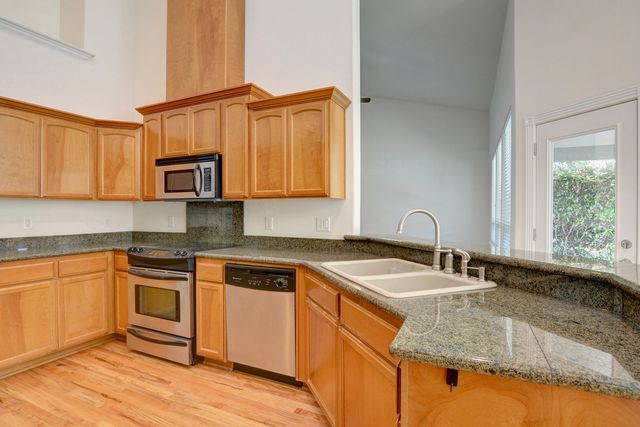 108 Sandridge Way, Eagle Point, OR 97524