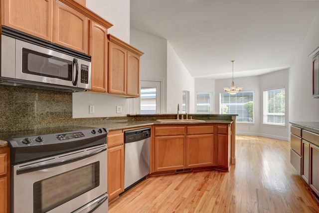 108 Sandridge Way, Eagle Point, OR 97524