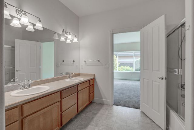 108 Sandridge Way, Eagle Point, OR 97524