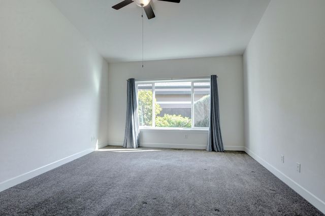 108 Sandridge Way, Eagle Point, OR 97524