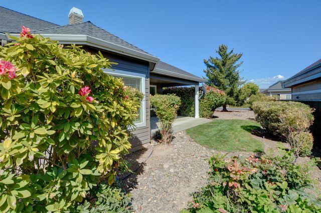 108 Sandridge Way, Eagle Point, OR 97524