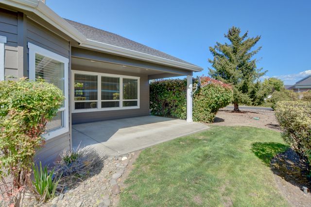 108 Sandridge Way, Eagle Point, OR 97524