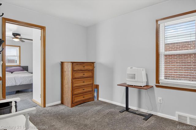13651 Castle Street, Southgate, MI 48195