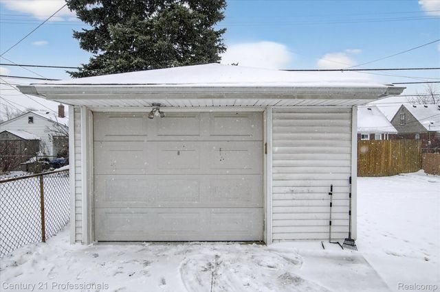 13651 Castle Street, Southgate, MI 48195