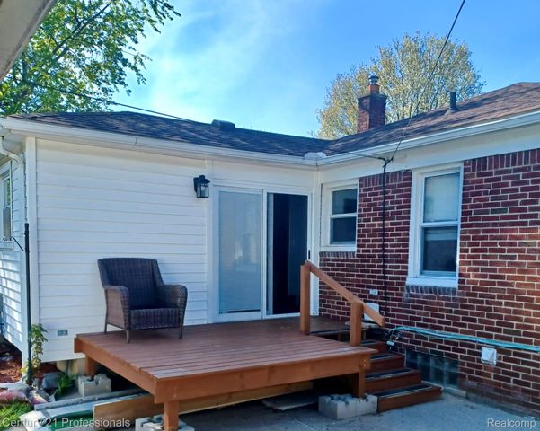 13651 Castle Street, Southgate, MI 48195