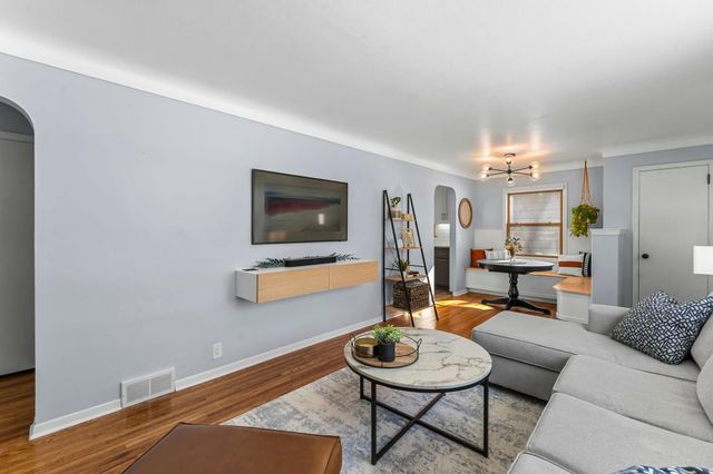 311 Monroe Avenue S, Edina, MN 55343