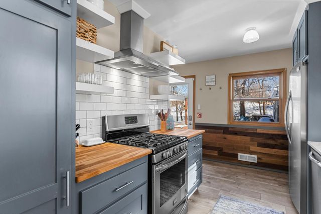 311 Monroe Avenue S, Edina, MN 55343