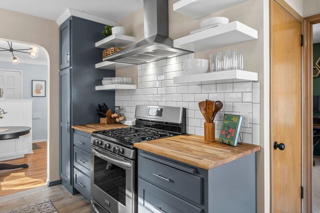 311 Monroe Avenue S, Edina, MN 55343