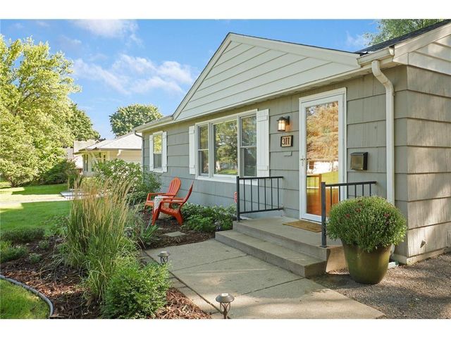 311 Monroe Avenue S, Edina, MN 55343