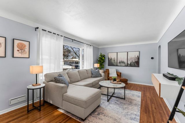 311 Monroe Avenue S, Edina, MN 55343