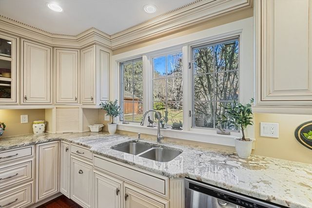 152 S Great Rd, Lincoln, MA 01773